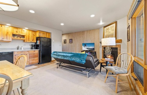 Century West Condo | New! Affordable Mountain Escape | Pool - Hot Tub | Near Mt. Bachelor