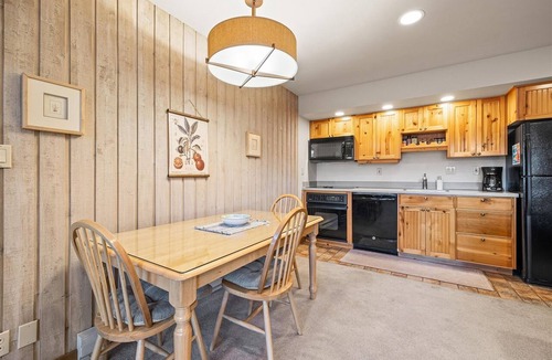 Century West Condo | New! Affordable Mountain Escape | Pool - Hot Tub | Near Mt. Bachelor