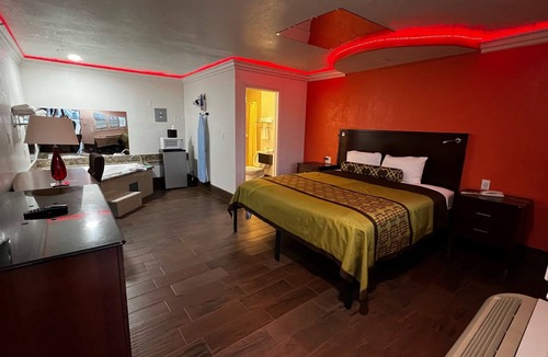Orange Hotel | New American Inn and Suites