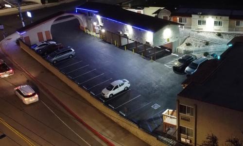 Orange Hotel | New American Inn & Suites