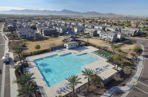 Estrella Village House | New Build 3BR 3BA/Private Golf-Putt Backyard/Pool