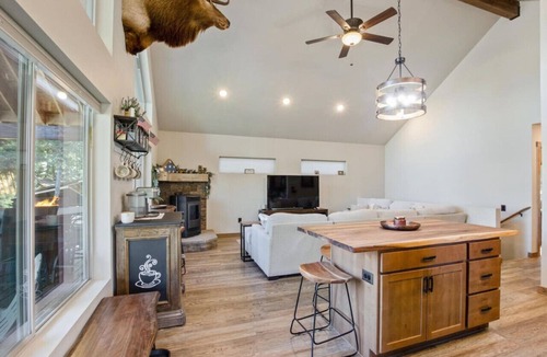Meadow View Heights Cabin | NEW Cabin Near Southern Utah`s Best National Parks