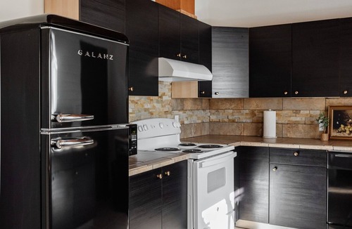 Campus Farm House | NEW: Charming Desert Abode! Centrally located, near UofA & downtown Tucson