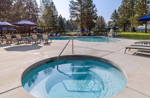 Century West Condo | New! Cozy Condo | Hot Tub - Pool | Steps to River Trail