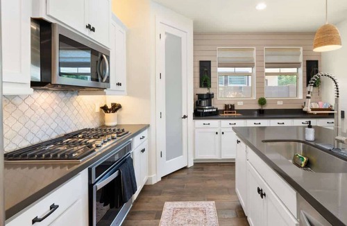 Chandler House | *NEW* Cozy Desert Oasis! Pool, Spa, Foosball!