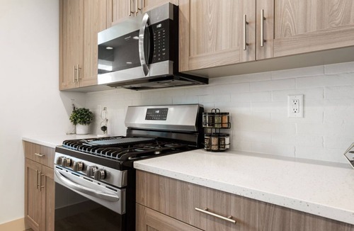 Santa Clara House | New End Unit Townhome- POOL NOW OPEN FOR THE SEASON!