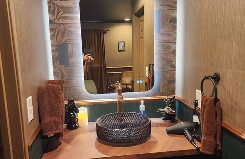 Canyon Gate Apartment | NEW Entire Apartment + Close to Strip + 1br + Wifin