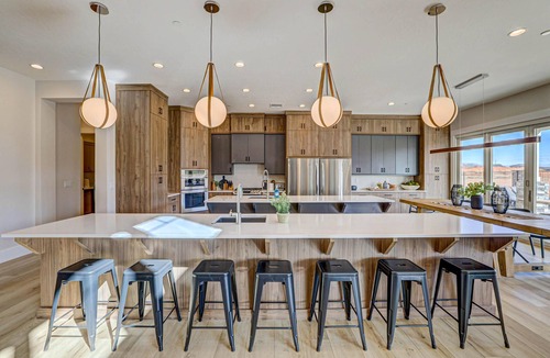 Washington Fields Villa | New | Family Reunions | Corporate Retreats | Private Pool | Sleeps 23
