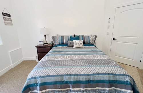 Newcastle House | New Hideaway Near Cedar, Zions, Kanarra Falls