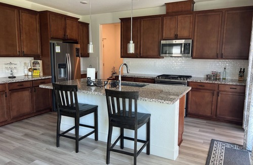 Lincoln House | New Home 5-min to Casino + Putting Green & Rose Garden 4 Bedrooms 3 Bathrooms