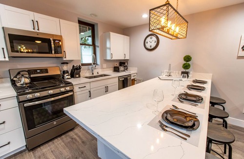 Hillcrest Condo | NEW! Hot Tub, Next to Convention C, Little Italy and Balboa! Families Welcome