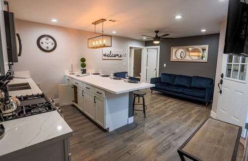 Hillcrest Condo | NEW! Hot Tub, Next to Convention C, Little Italy and Balboa! Families Welcome