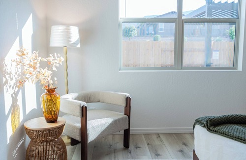 Cottonwood House | NEW Hot tub - views - 4BR Sleeps 10