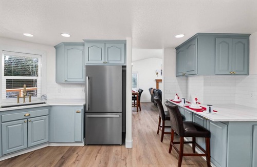 Dunes City House | New listing! Beautiful 3 bedroom 3 bath, near lakes, ocean, and dunes, pet friendly, large lot, bbq