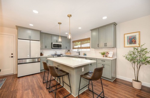 Davis House | NEW LISTING! Family-Friendly Getaway Near Slide Hill Park by RedAwning