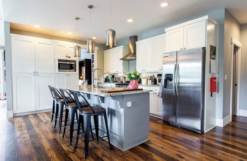 South Gateway House | NEW! LUX - Modern Farmhouse - Sauna, Projector, 10ppl, EV Charger, Pet friendly!