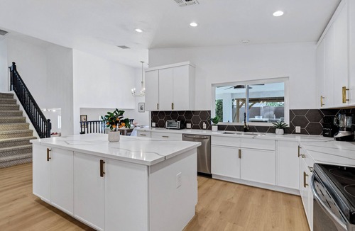 Sweetwater Place House | NEW! Luxe Vacation Getaway - heated pool and putting green
