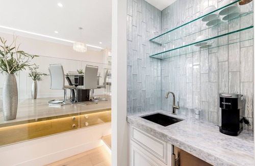 Harbor Condo | New Luxury 2BR 2.5BA Condo w Amenities + Prime Long Beach Location +Marina Views