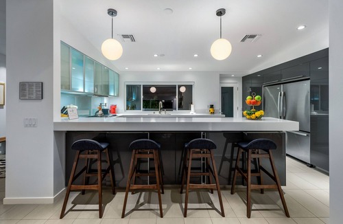 Tahquitz River Estates House | NEW! Luxury Palm Springs Mid-Century Modern Home w/Large Resort-Style Yard ·