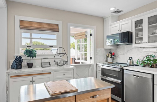 La Jolla Mesa House | New! Modern 3 BD Home with Private Yard