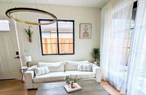 Danville Apartment | New & Modern Casita Walk to Town