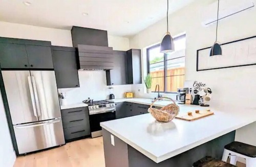 Danville Apartment | New & Modern Casita Walk to Town