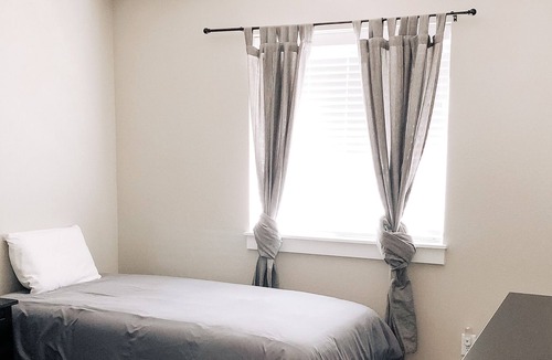 Ridgefield House | New modern & minimalistic home minutes off of I5, Ten minutes from Ilani Casino