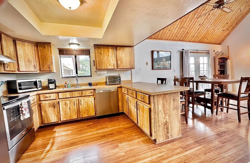 Yavapai Hills Cabin | NEW - Peakview Lodge - Fireplace- Views