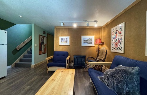 Bear Valley Condo | NEW! Pet-Friendly Condo with Patio - Creekside 83