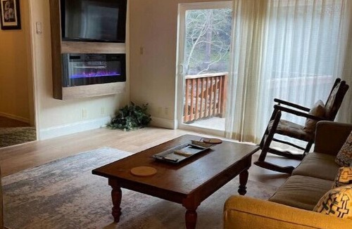 El Portal House | NEW - Retreat at River's Edge