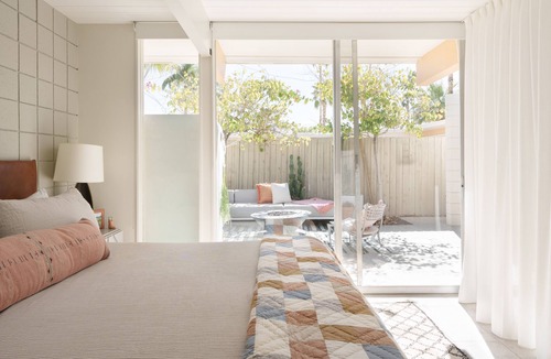 Twin Palms Condo | New to VRBO! MidCentury Modern Bungalow @ Ocotillo Lodge