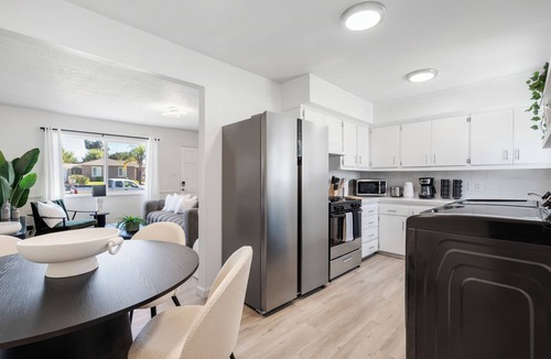 Covina House | NEW Tranquil Escape - Hot Tub, BBQ, Near LA & Disney
