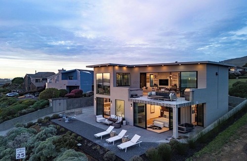 Bodega Bay House | New Ultra Luxury 4 Bdrm Modern House: Endless Ocean Views, Hot Tub, Sauna