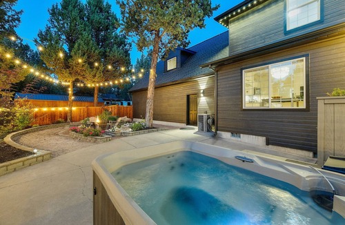 Old Farm District House | New! Wildwood Manor ~ Salt Water Hot Tub ~ Dog Friendly ~ Fire Pit