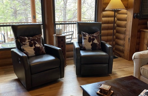 Happy Jack Cabin | NEWER, LUXURY, Solid LOG CABIN on Secluded 10 ACRES in Northern AZ