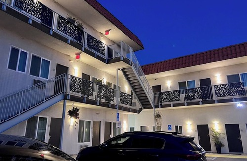 Mission Hills Apartment | Newer private apart-hotel suite in Old Town