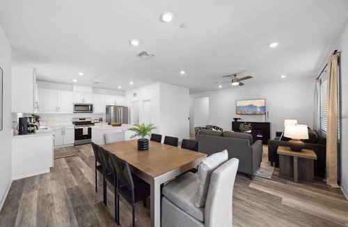 Riverside House | Newly Built Home in Riverside Close to Ucr/Dtwn
