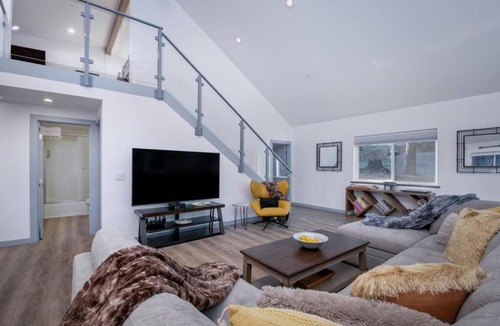 Alta Apartment | Newly Built Luxury Villa in the Sierra Mountains