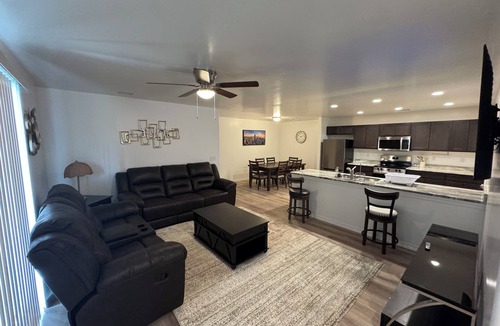Kingman House | Newly Furnished 3 bed 2 full bath Near Shopping, Dining & Medical Center