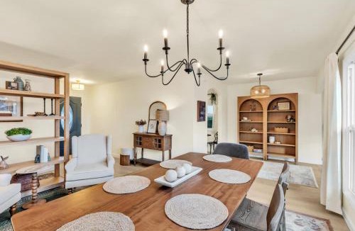 Allied Gardens House | Newly Furnished 3BR 1BA - Spa - AC - Large Backyard