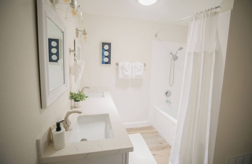 Mira Mesa House | Newly-furnished family-friendly house with convenient amenities for your stay.