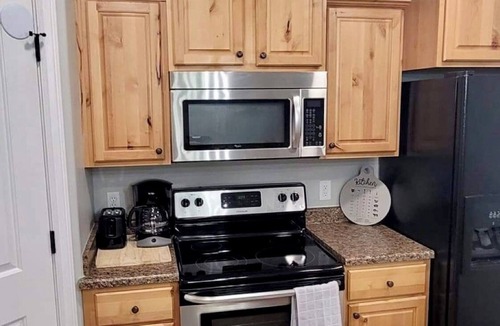 Roosevelt House | Newly remodeled 3 Bedroom Townhome