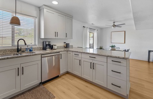 La Verkin House | Newly Remodeled Home Near Zion - Wifi - Self Checkin/Out - Outdoor Grill