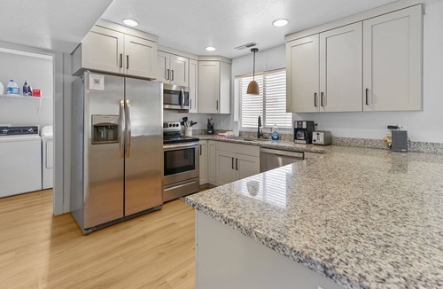 La Verkin House | Newly Remodeled Home Near Zion - Wifi - Self Checkin/Out - Outdoor Grill