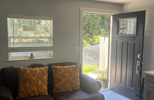 Oakland Apartment | Newly Remodeled In-law in Oakland