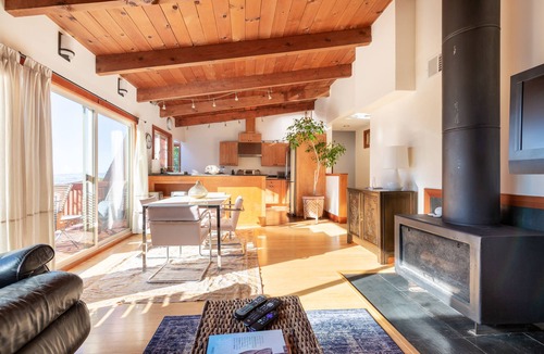 Berkeley Apartment | Newly remodeled spacious luxury unit with a view of San Francisco Bay.