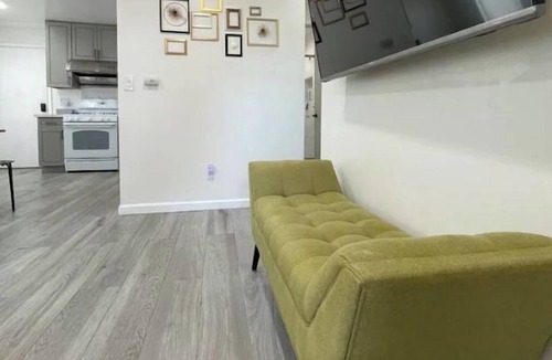 Arcadia House | Newly Remodeled Whimsical 2bedroom House-Arcadia