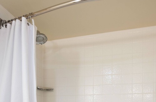 Visalia Hotel | Newly renovated, upscale, modern Visalia Hotel!