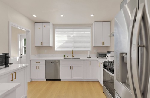 Monrovia House | Newly updated Cozy 2-bedroom house in soothing Monrovia