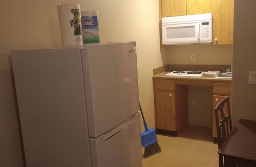 Tolleson Apartment | nJust Minutes from The State Farm Arena!